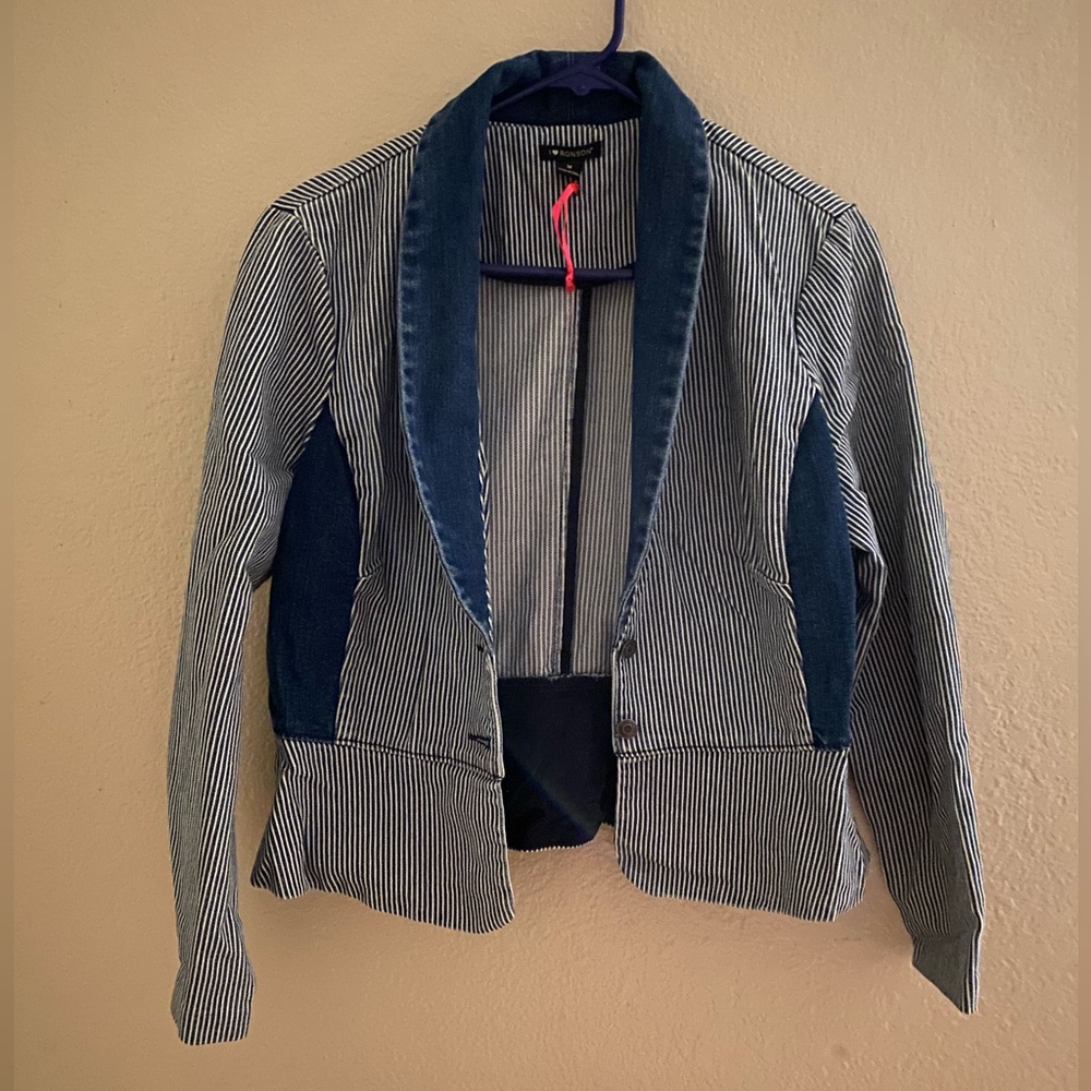 Women’s Jacket - Picture 4 of 4